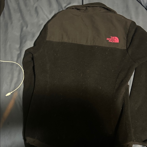 The North Face Women's Black Jacket with Pink Zipper - Picture 4 of 4